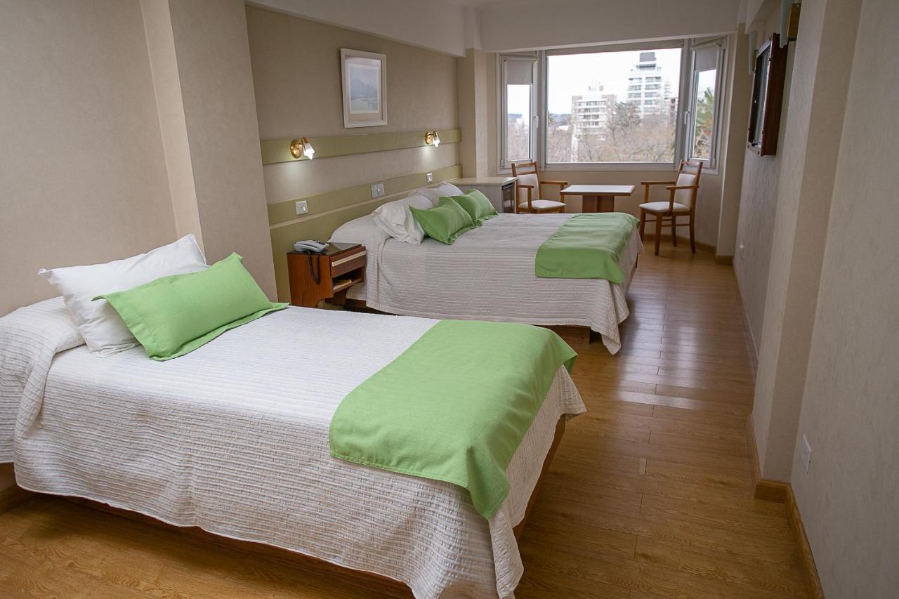 Hotel Dior Tandil Kültér fotó