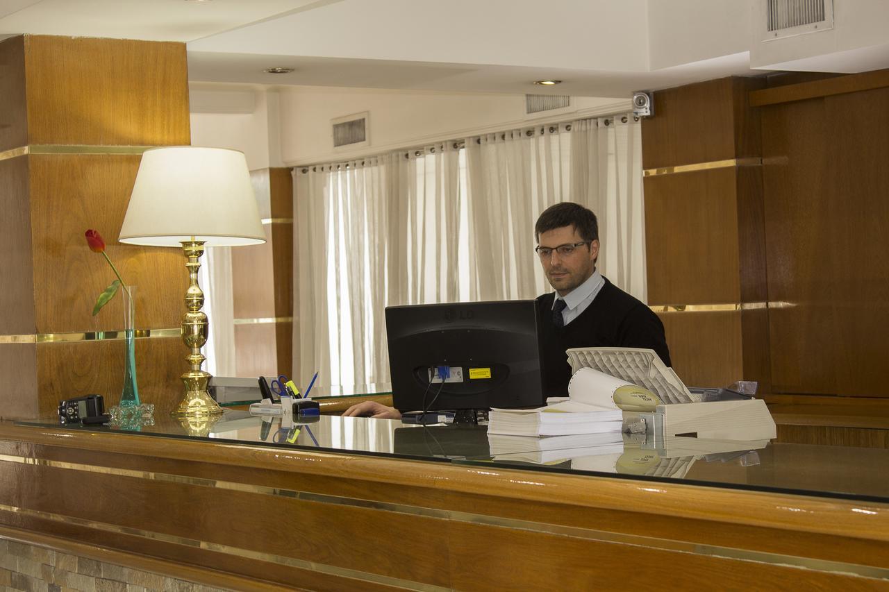 Hotel Dior Tandil Kültér fotó